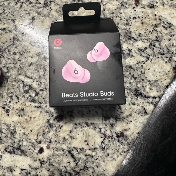 Beats - Picture 3 of 3